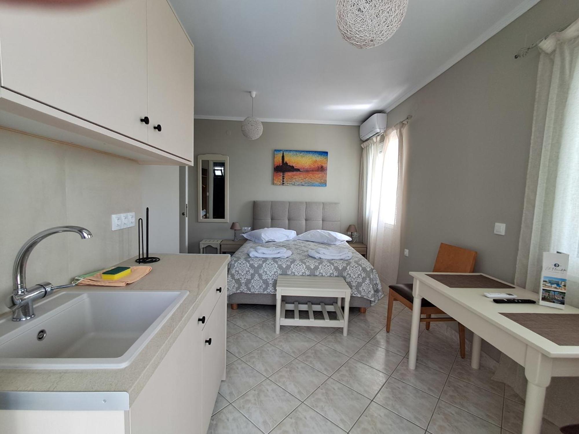 Sigma Hotel Paralia Vrachou Ngoại thất bức ảnh