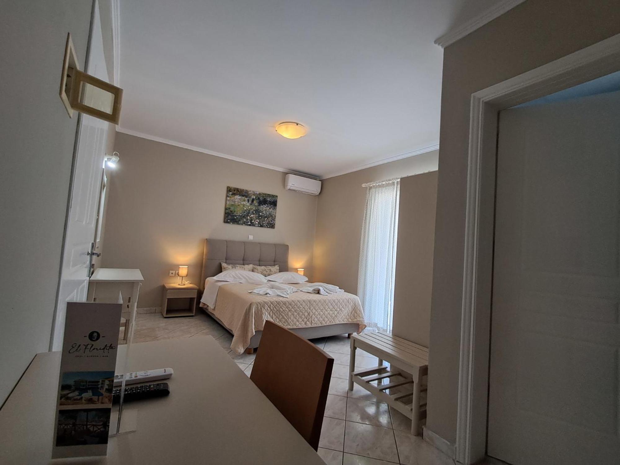 Sigma Hotel Paralia Vrachou Ngoại thất bức ảnh