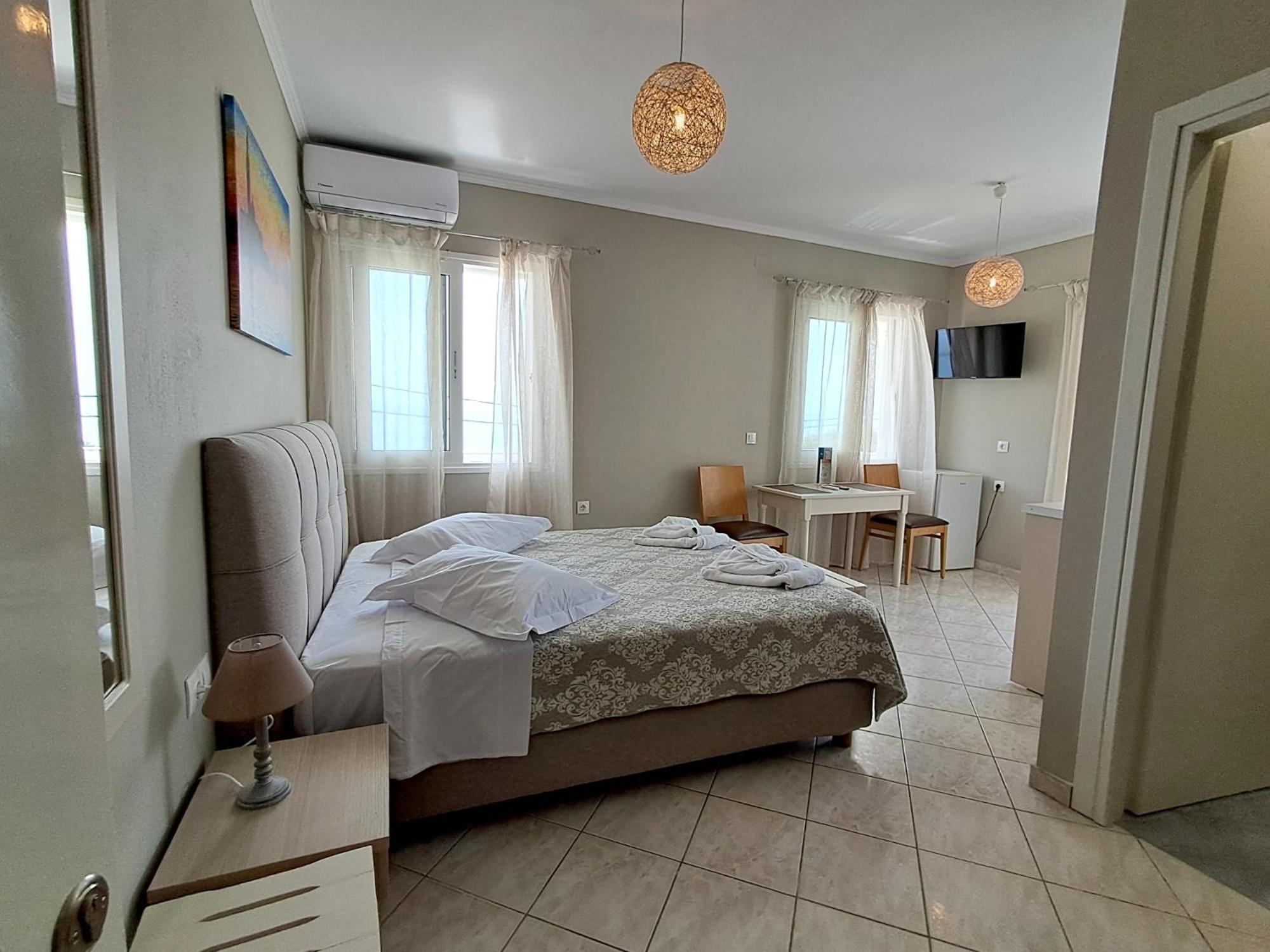 Sigma Hotel Paralia Vrachou Ngoại thất bức ảnh